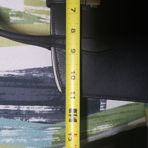 Kate Spade Voyage Small Grain Textured Leather In Black Like New - Picture 5 of 15